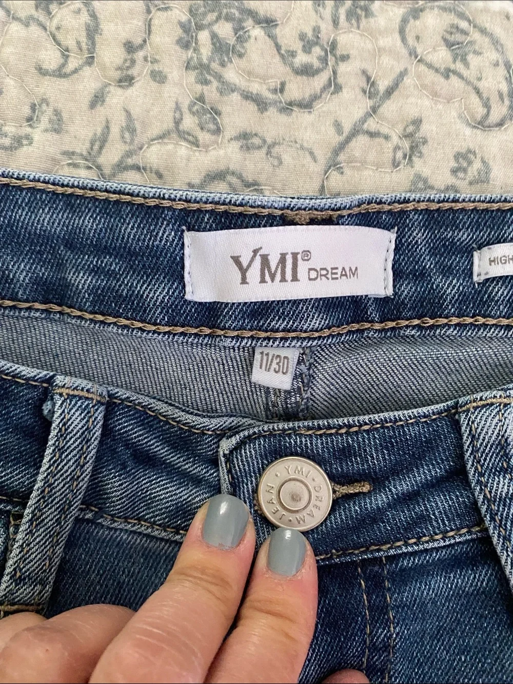 YMI Dark Wash Cropped Ankle Jeans